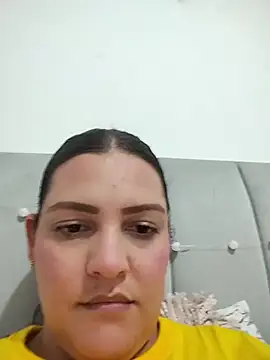 Snapshot of Mia_Hampton chatting on July 3, 2026, 11:44 pm Mia Hampton online show from July 3, 2026, 11:44 pm