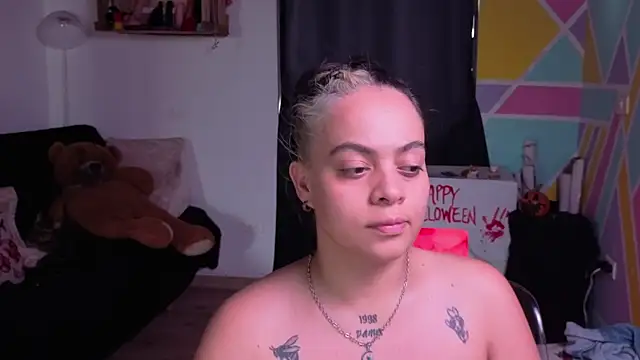 Cuttiealice online show from October 31, 2025, 6:26 pm