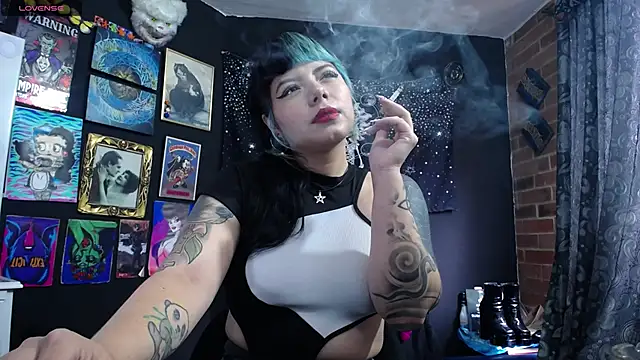 Snapshot of Yourmadame_P chatting on March 19, 2025, 7:06 pm Yourmadame P online show from March 19, 2025, 7:06 pm
