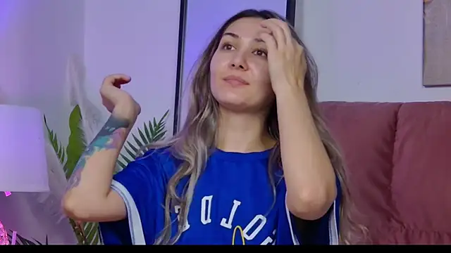 NicolLopeze online show from November 27, 2025, 7:31 am