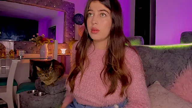 zoe kittylove online show from October 28, 2025, 4:02 am