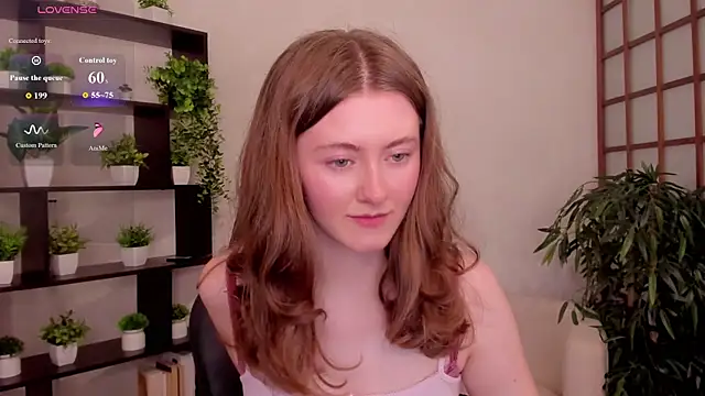 Snapshot of KateCuddle chatting on July 31, 2026, 2:44 am KateCuddle online show from July 31, 2026, 2:44 am