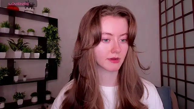 Snapshot of KateCuddle chatting on February 16, 2026, 2:43 am KateCuddle online show from February 16, 2026, 2:43 am