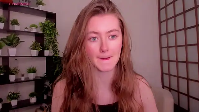 Snapshot of KateCuddle chatting on December 23, 2025, 2:33 am KateCuddle online show from December 23, 2025, 2:33 am