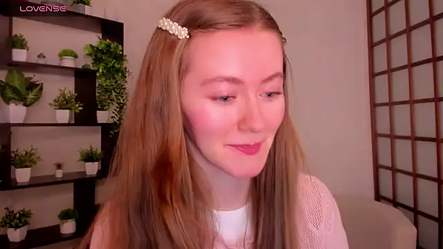 KateCuddle online show from November 19, 2025, 2:22 am