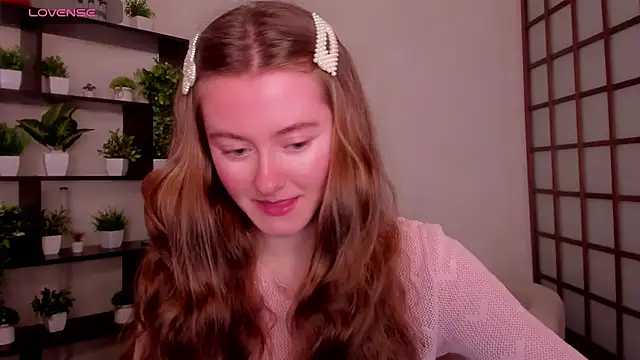 Snapshot of KateCuddle chatting on December 22, 2025, 2:44 am KateCuddle online show from December 22, 2025, 2:44 am