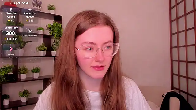 Snapshot of KateCuddle chatting on May 13, 2026, 1:56 am KateCuddle online show from May 13, 2026, 1:56 am