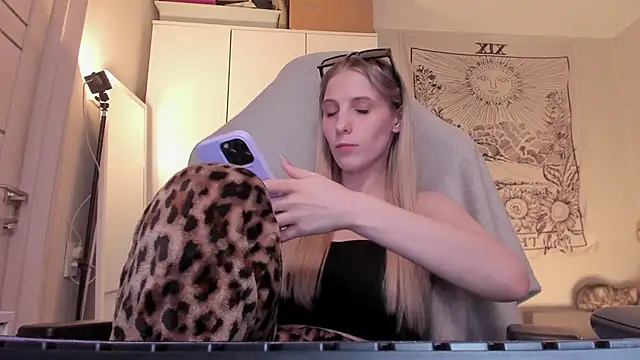 Anna Fink online show from March 11, 2026, 8:14 pm