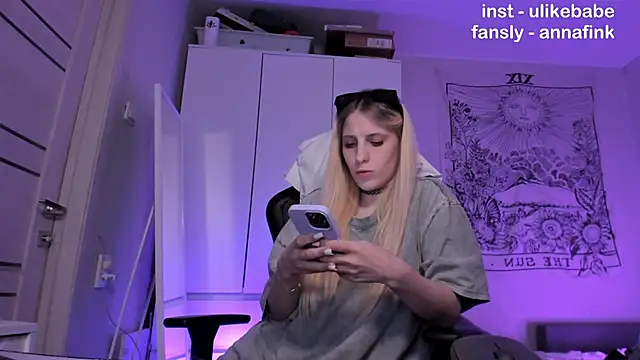 Snapshot of Anna_Fink chatting on November 4, 2025, 10:35 pm Anna Fink online show from November 4, 2025, 10:35 pm