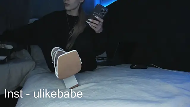 Snapshot of Anna_Fink chatting on February 12, 2025, 7:56 pm Anna Fink online show from February 12, 2025, 7:56 pm