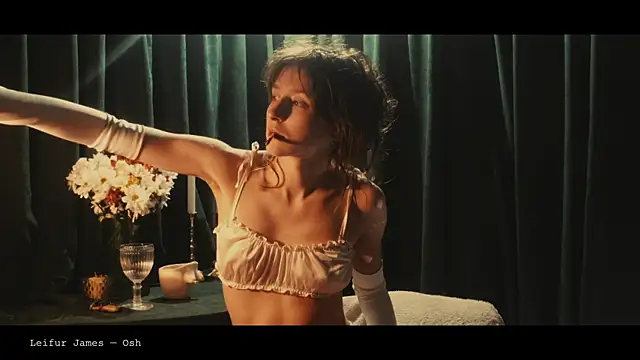 WebCora online show from April 12, 2026, 4:43 pm