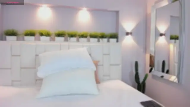 ValeriaGarcia online show from February 11, 2026, 12:16 pm