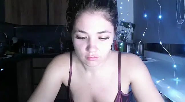 Snapshot of delightful_sofi chatting on February 9, 2025, 10:11 pm delightful sofi online show from February 9, 2025, 10:11 pm