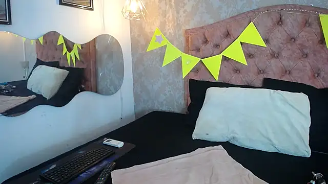 SHARICK GRECO online show from September 25, 2025, 12:11 pm