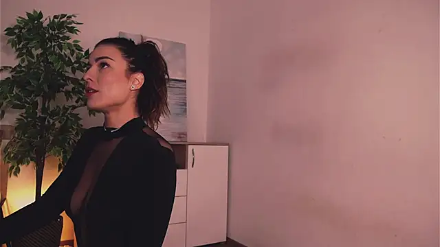 Snapshot of Misslullu chatting on September 20, 2025, 4:17 am Misslullu online show from September 20, 2025, 4:17 am