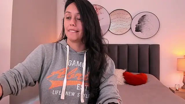 Snapshot of SaharaGarcia__ chatting on May 14, 2026, 9:34 pm SaharaGarcia online show from May 14, 2026, 9:34 pm