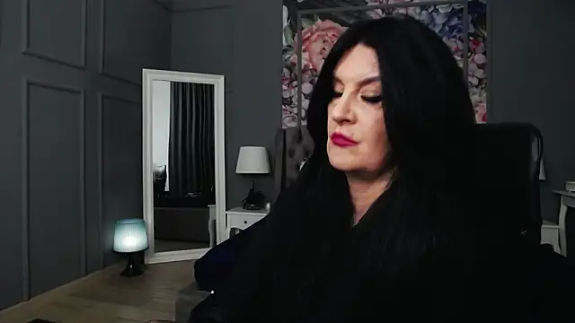 Snapshot of DomMelissaW chatting on February 14, 2025, 9:32 pm DomMelissaW online show from February 14, 2025, 9:32 pm