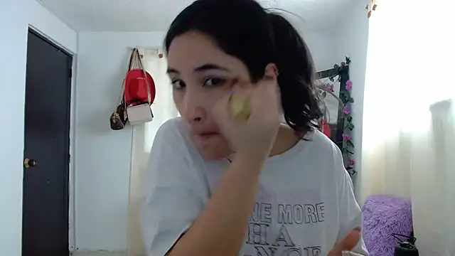 InocentHeaven1 online show from December 27, 2024, 12:34 pm