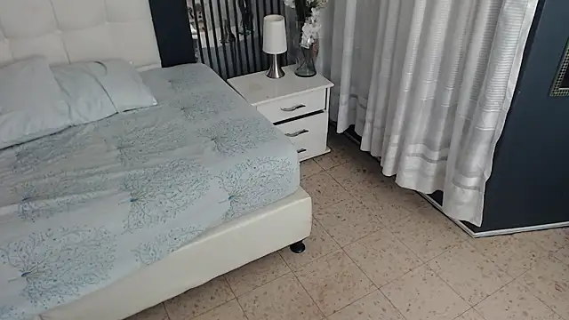 LiaVillalobos online show from February 13, 2026, 12:49 pm