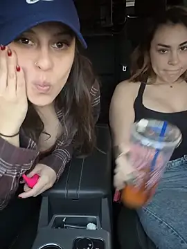 Snapshot of LeaGambit__ chatting on December 20, 2025, 12:35 am LeaGambit online show from December 20, 2025, 12:35 am