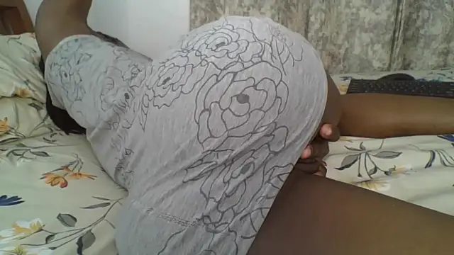 Snapshot of sweet_sassy_ chatting on October 19, 2025, 4:26 am sweet sassy online show from October 19, 2025, 4:26 am