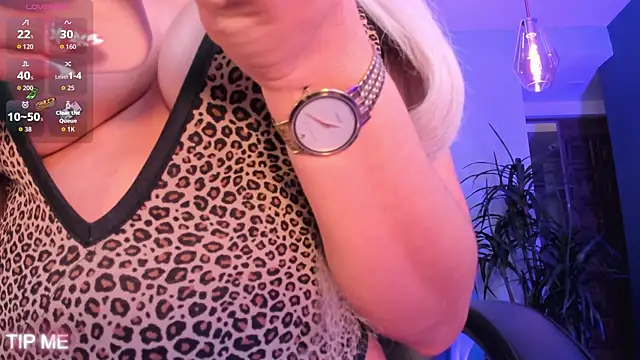 SophieBarnett online show from May 10, 2026, 1:25 pm