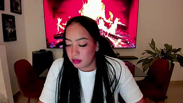 brunetenikole02 online show from October 22, 2025, 2:00 am