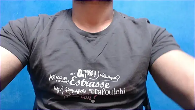 Snapshot of alex_blu chatting on October 19, 2025, 7:44 am alex blu online show from October 19, 2025, 7:44 am