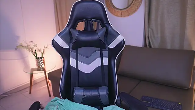 Snapshot of dianebleu chatting on March 22, 2025, 4:03 am dianebleu online show from March 22, 2025, 4:03 am