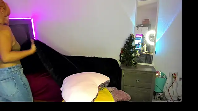 Cherrynoa online show from December 21, 2025, 2:35 am