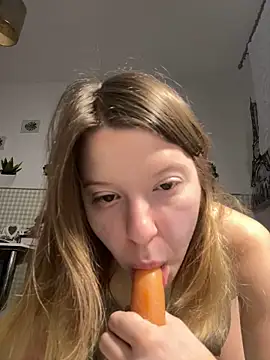 kimczii online show from April 1, 2026, 6:15 am