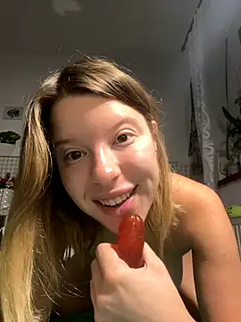 kimczii online show from October 24, 2025, 6:23 am