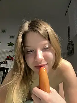 kimczii online show from April 14, 2026, 6:18 am