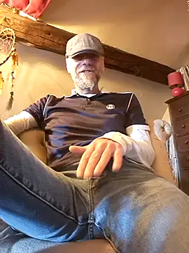 Snapshot of eddouxxx78 chatting on April 26, 2026, 6:54 am eddouxxx78 online show from April 26, 2026, 6:54 am