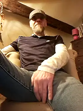 Snapshot of eddouxxx78 chatting on April 24, 2026, 3:41 am eddouxxx78 online show from April 24, 2026, 3:41 am