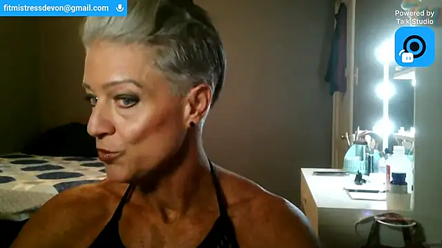 Devon2020 online show from May 26, 2026, 1:47 am