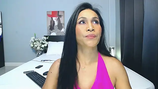 Hotbeebee online show from March 2, 2025, 1:04 am