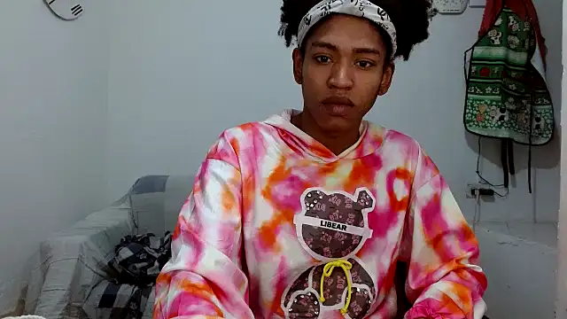 Snapshot of angelamarie1 chatting on November 4, 2025, 5:55 am angelamarie1 online show from November 4, 2025, 5:55 am