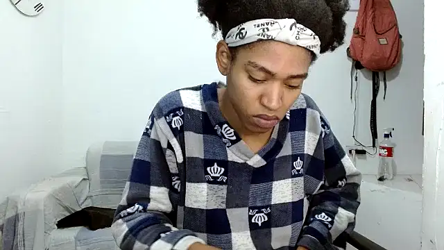 Snapshot of angelamarie1 chatting on October 28, 2025, 9:30 am angelamarie1 online show from October 28, 2025, 9:30 am