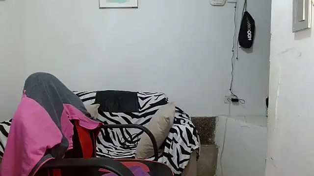 angelamarie1 online show from March 27, 2026, 12:08 am