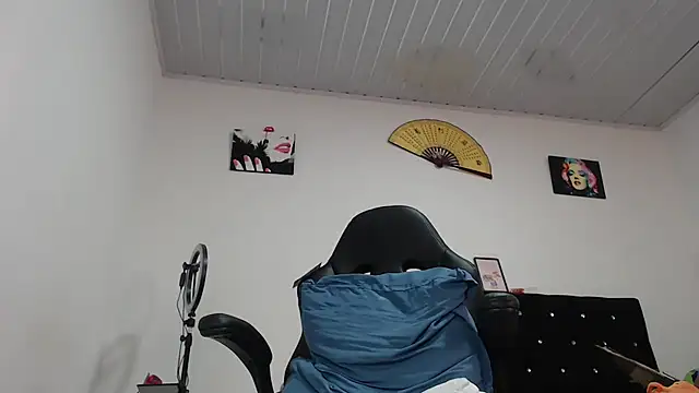 pamelabigcock69 online show from April 21, 2026, 2:01 pm