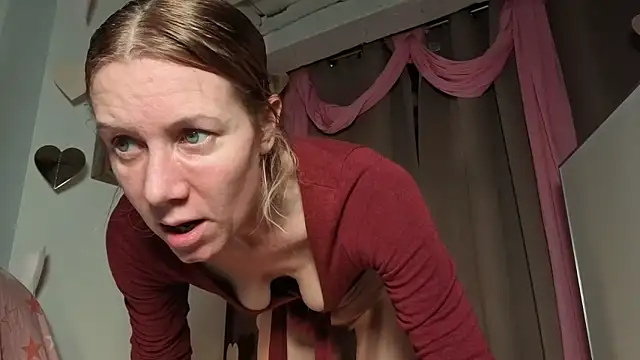 Snapshot of Lola_Belgium chatting on February 28, 2026, 7:52 am Lola Belgium online show from February 28, 2026, 7:52 am