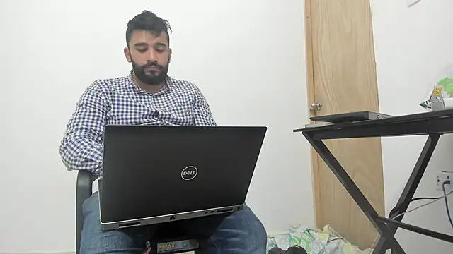 Snapshot of isearchcompany chatting on November 9, 2025, 10:36 pm isearchcompany online show from November 9, 2025, 10:36 pm