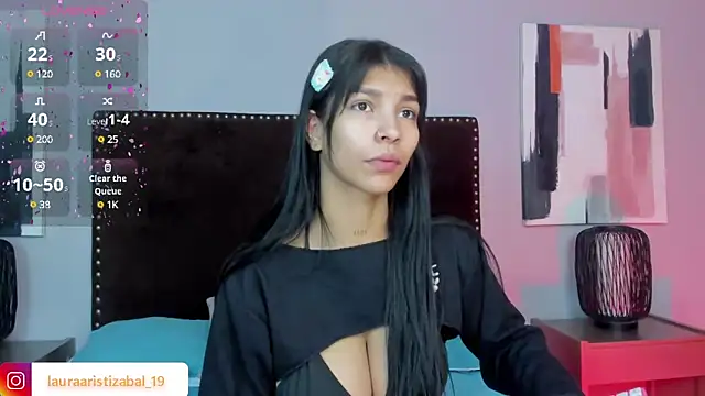 Snapshot of LauraAristizabal chatting on March 4, 2025, 1:17 pm LauraAristizabal online show from March 4, 2025, 1:17 pm