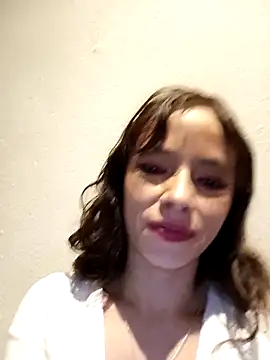 MINI Petite online show from April 8, 2026, 5:47 pm