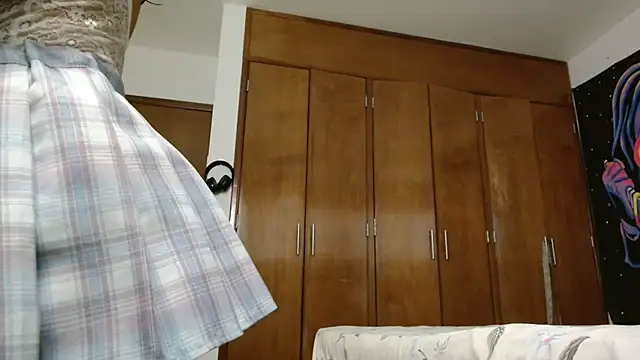 MINI Petite online show from December 19, 2025, 3:58 pm