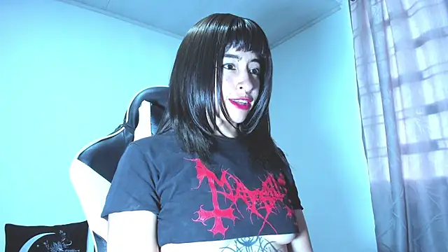 yunkodolly666 online show from February 18, 2026, 9:33 pm