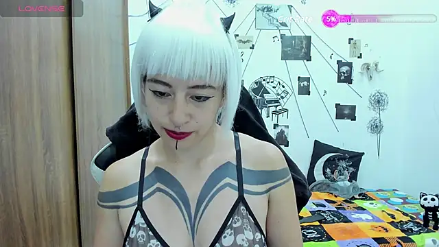 yunkodolly666 online show from March 15, 2025, 8:32 pm