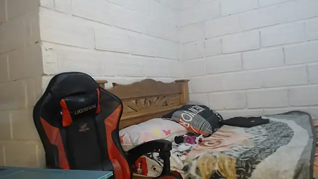 sexyjustin202 online show from September 21, 2025, 10:26 pm