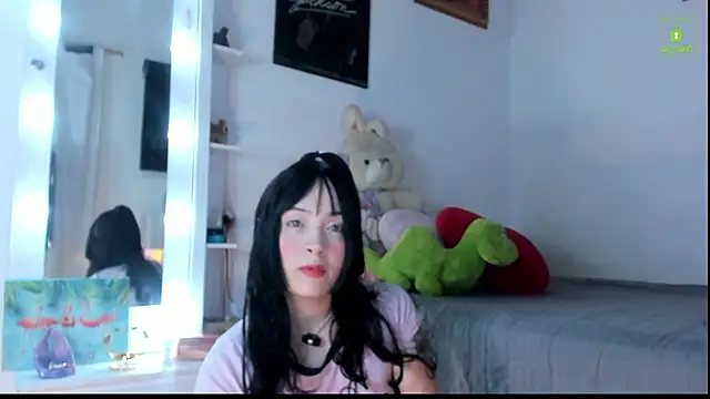 miaa-lee online show from November 22, 2025, 2:21 am